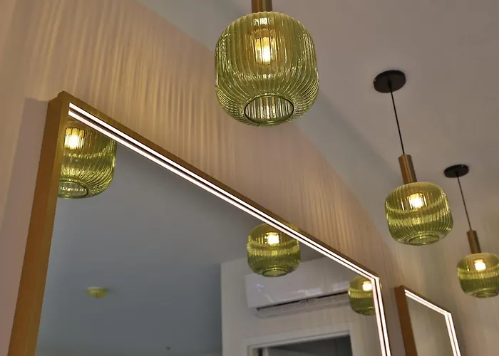 Urban Collective Boutique Hotel Edwardsville