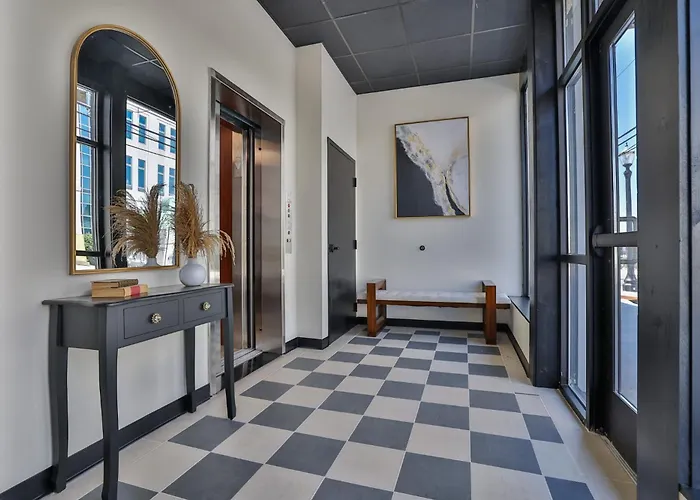 Urban Collective Boutique Hotel Edwardsville