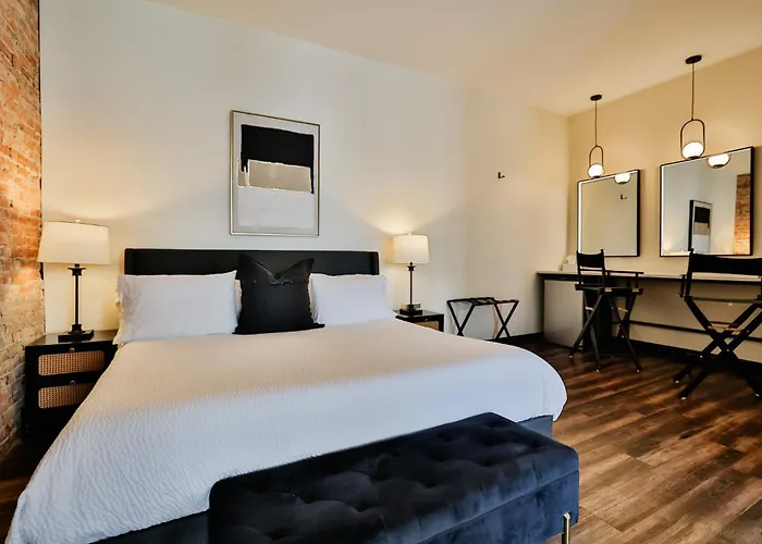 Urban Collective Boutique Hotel Edwardsville