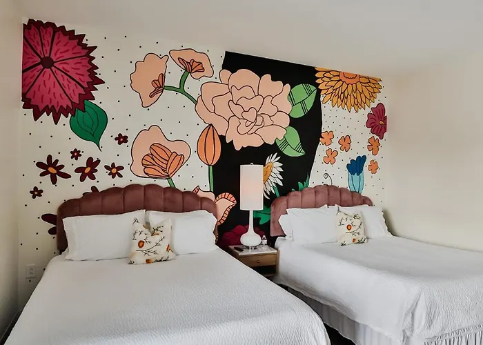 Urban Collective Boutique Hotel *